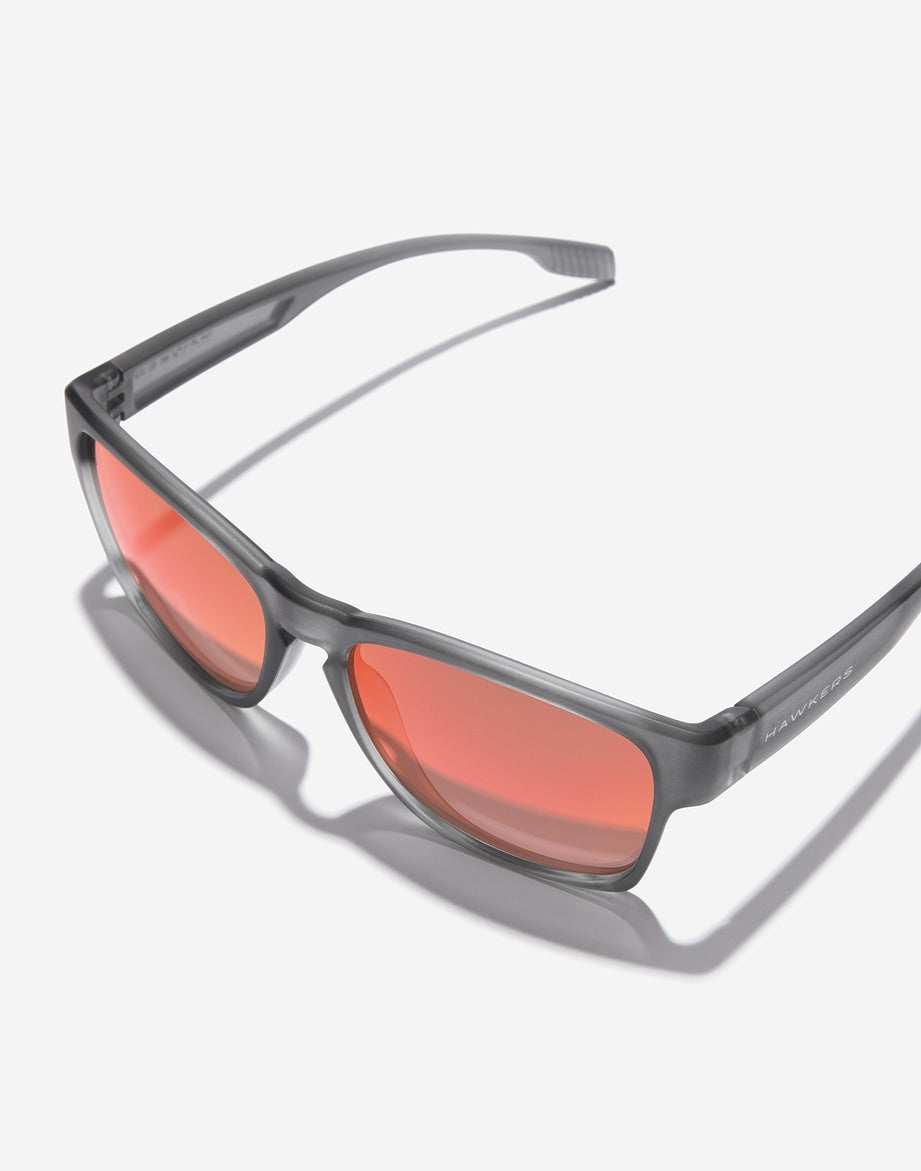 CORE RAW - POLARIZED BLACK DARK HAWKERS