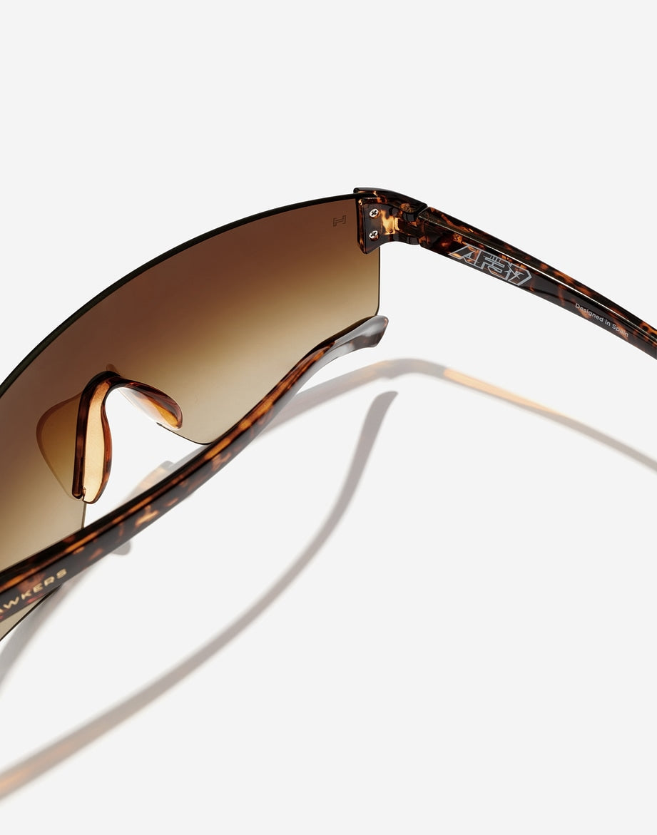 Hawkers x Augusto Fernández Aero, Marron Carey HAWKERS