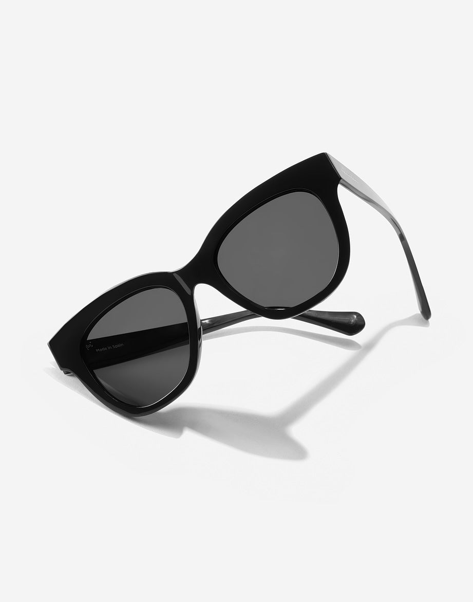 AUDREY RAW - POLARIZED BLACK HAWKERS