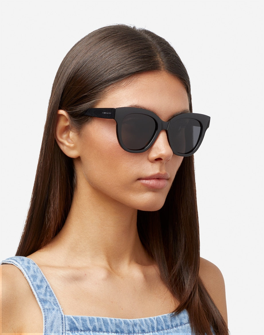 AUDREY RAW - POLARIZED BLACK HAWKERS