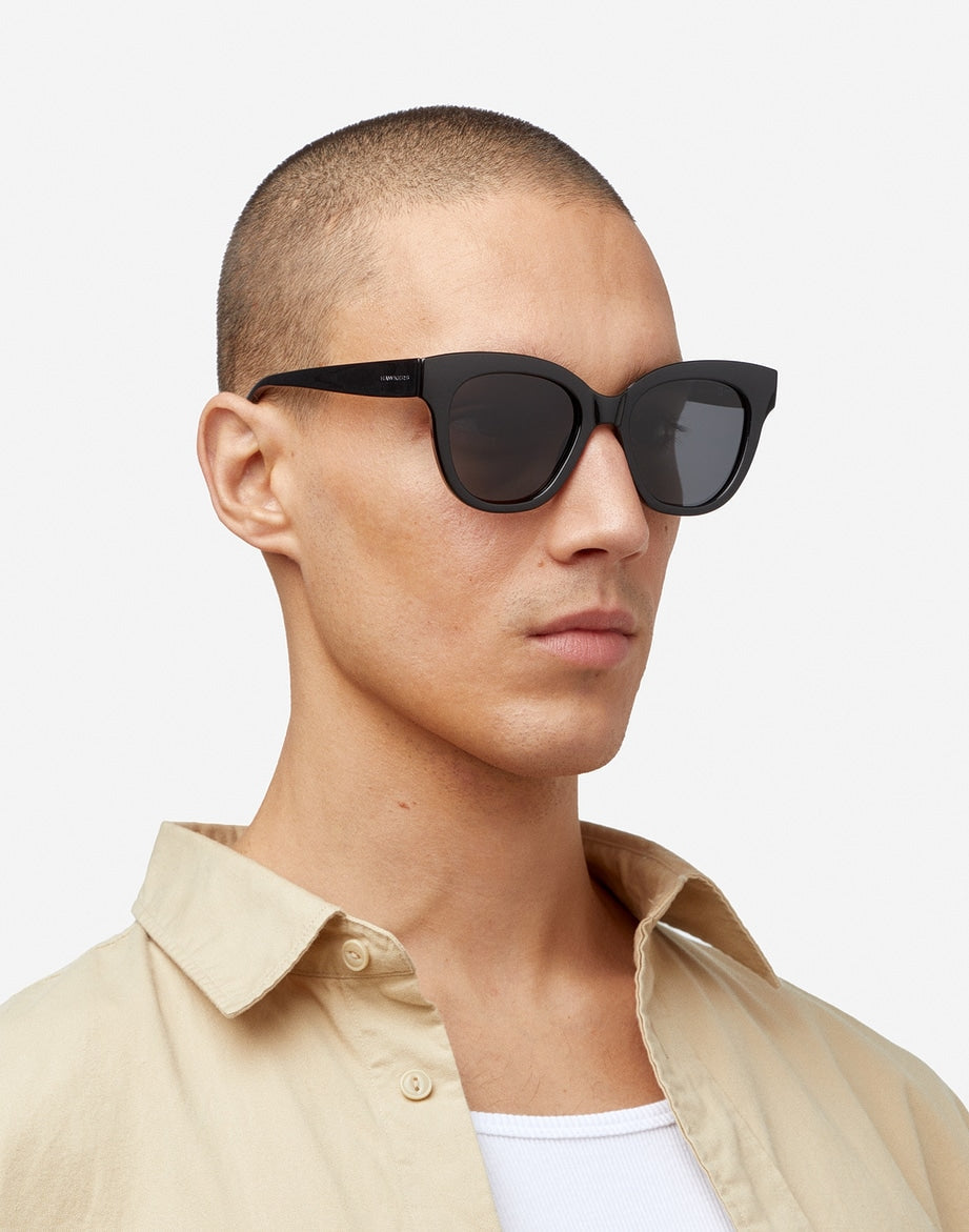 AUDREY RAW - POLARIZED BLACK HAWKERS