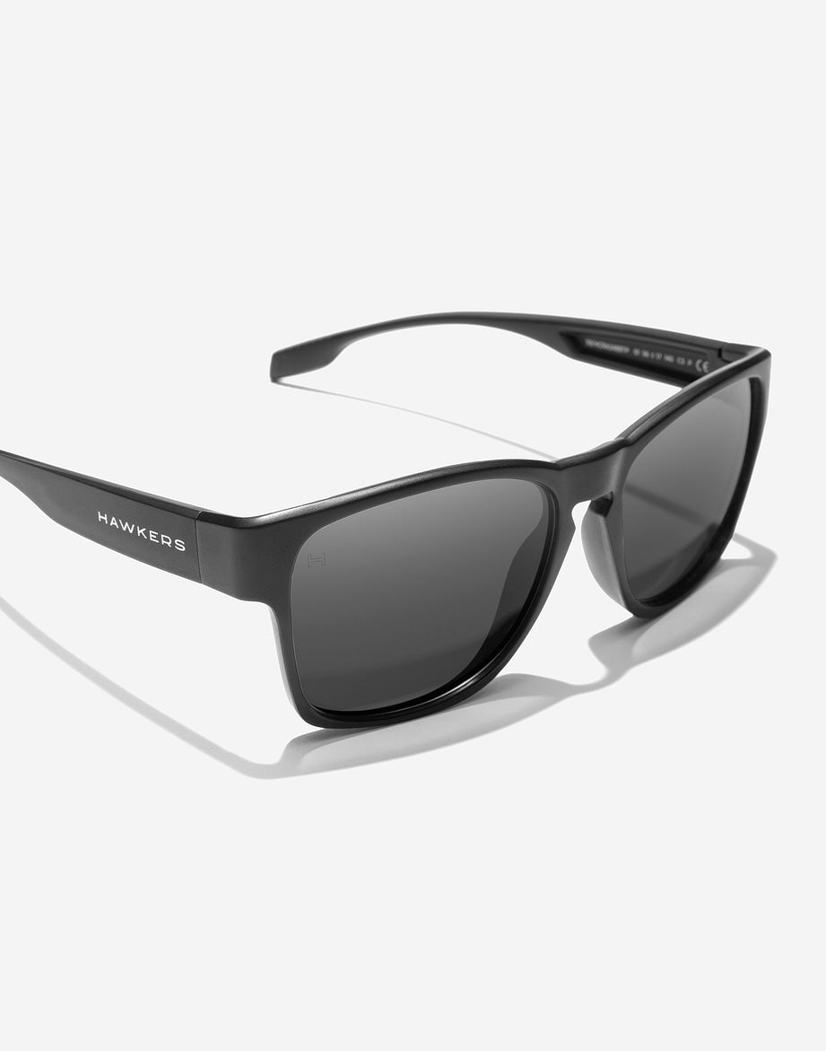 CORE RAW - POLARIZED BLACK DARK HAWKERS