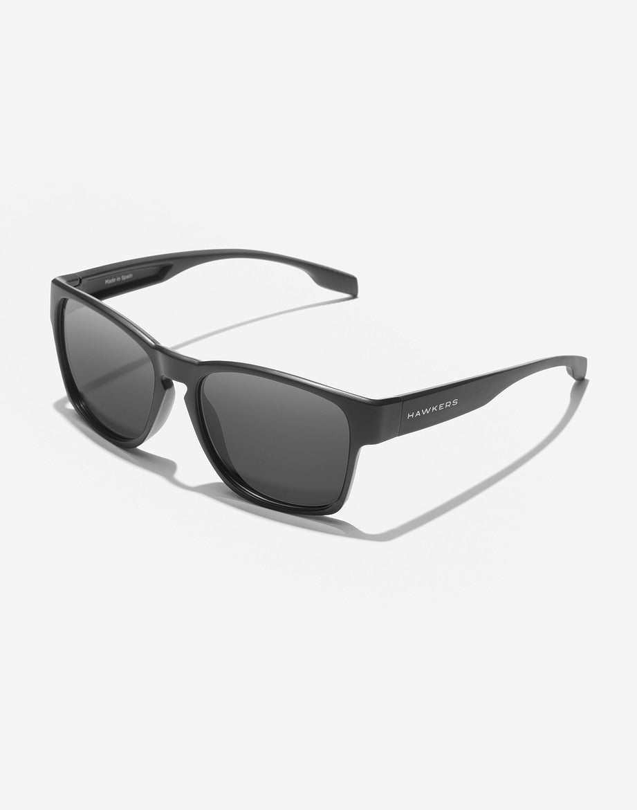 CORE RAW - POLARIZED BLACK DARK HAWKERS