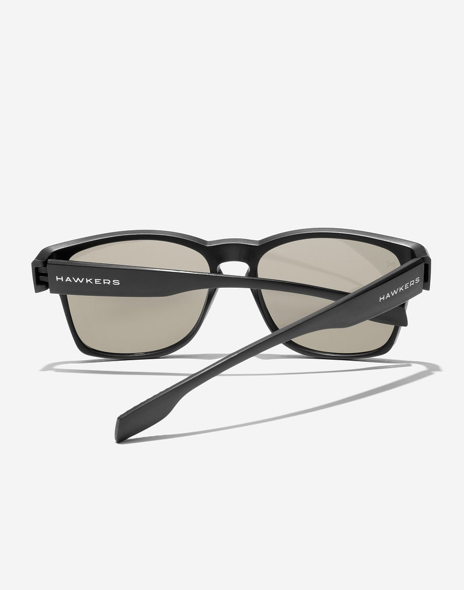 CORE RAW - POLARIZED BLACK DARK HAWKERS